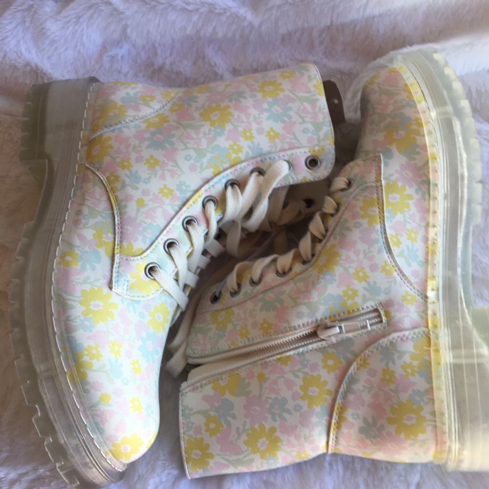 Sugar Kaedy Spring Flowers Combat Boots - Picture 2 of 11